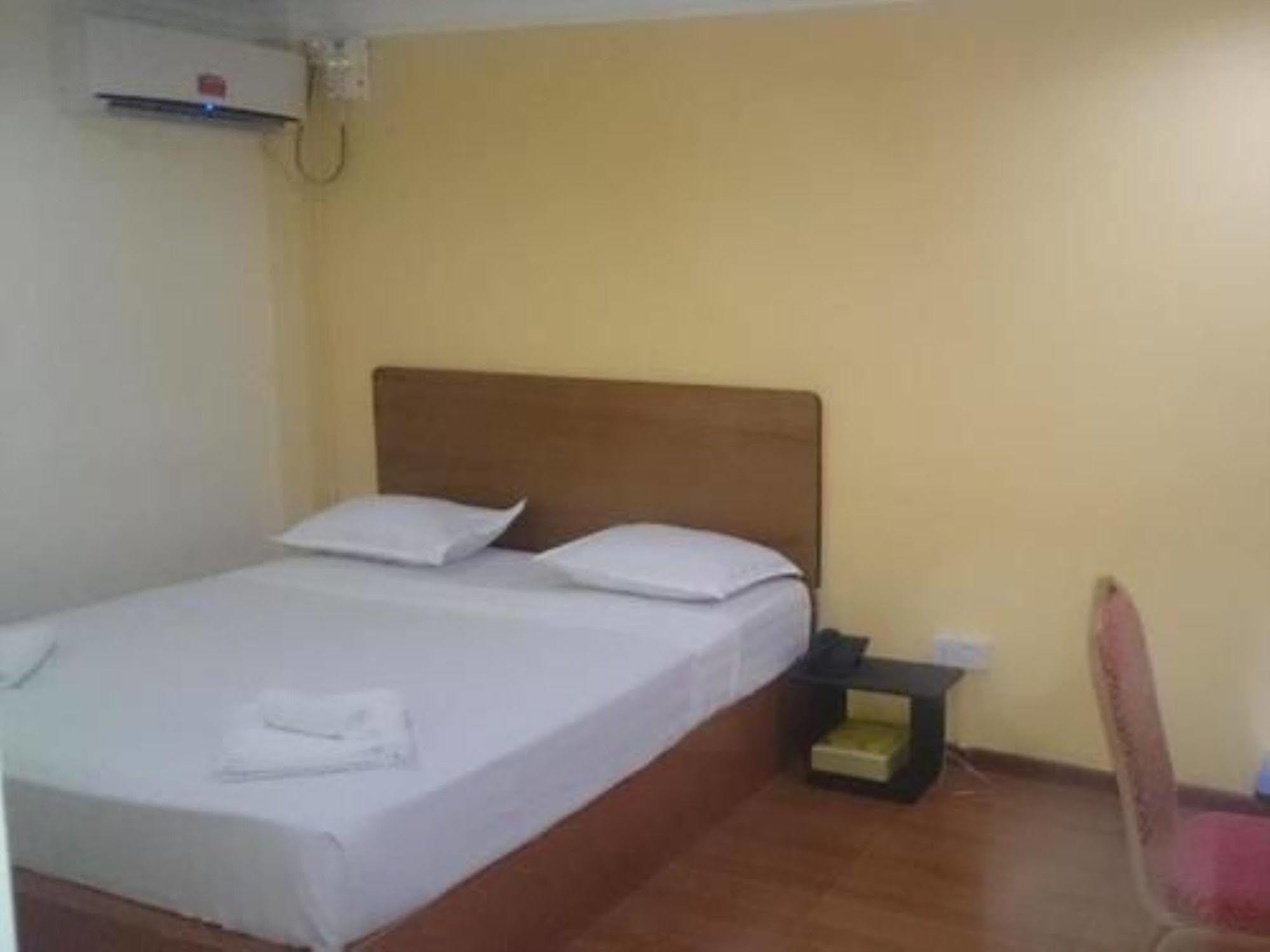 Silver Moon Hotel 양곤 외부 사진